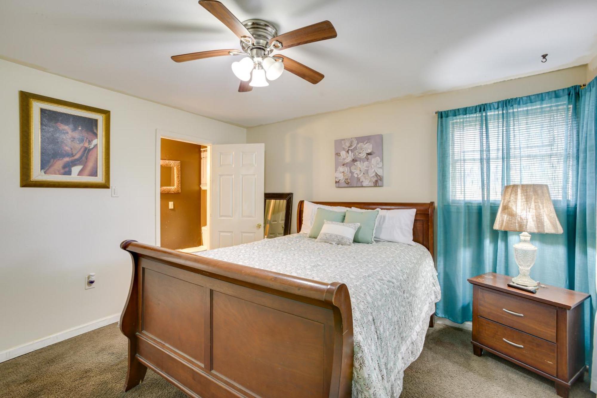 Escape Near Theme Parks And Downtown!