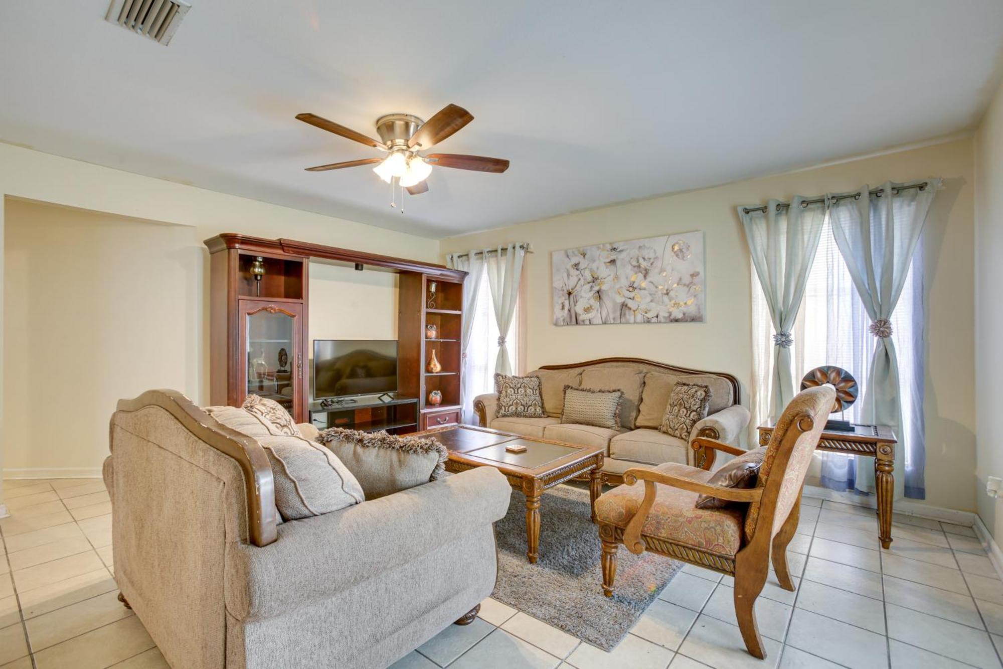 Escape Near Theme Parks And Downtown! Holiday home