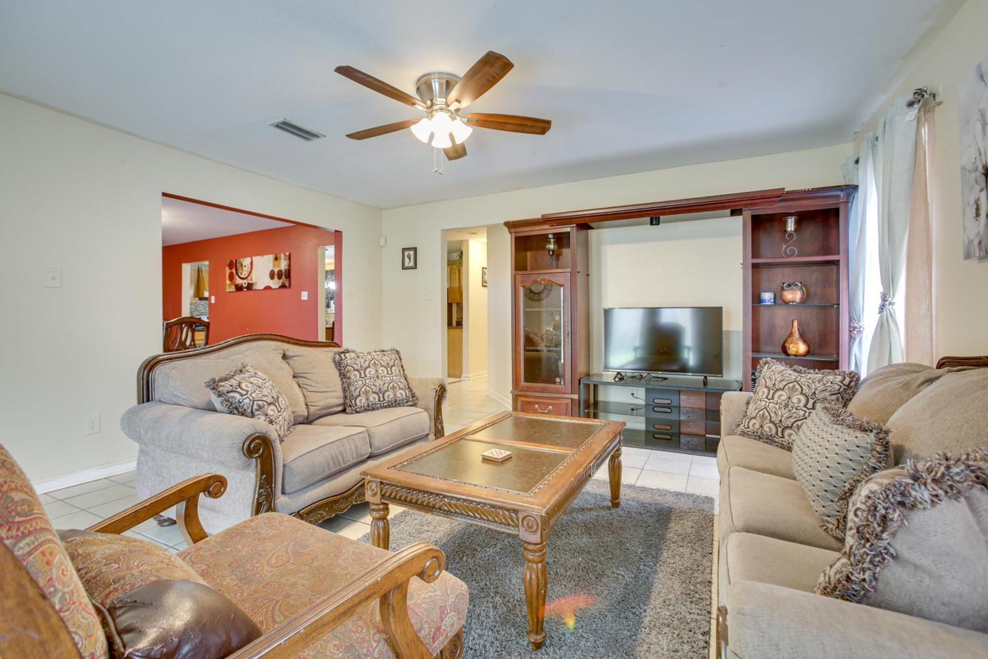 Escape Near Theme Parks And Downtown! Holiday home New Orleans